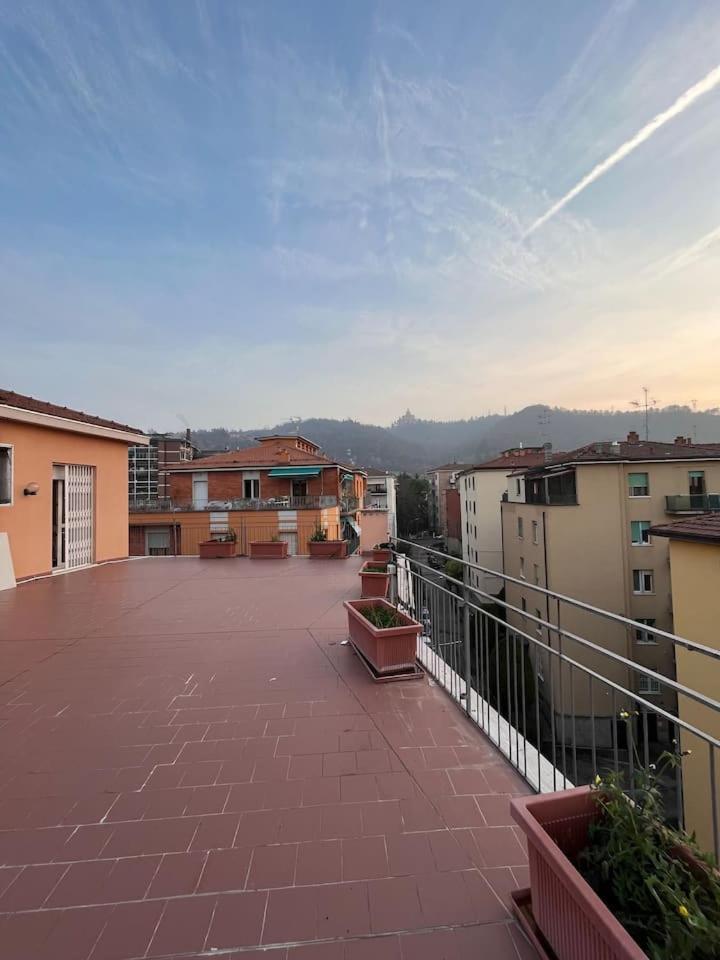 Camere In Appartamento Condiviso Vista San Luca Болонья Экстерьер фото